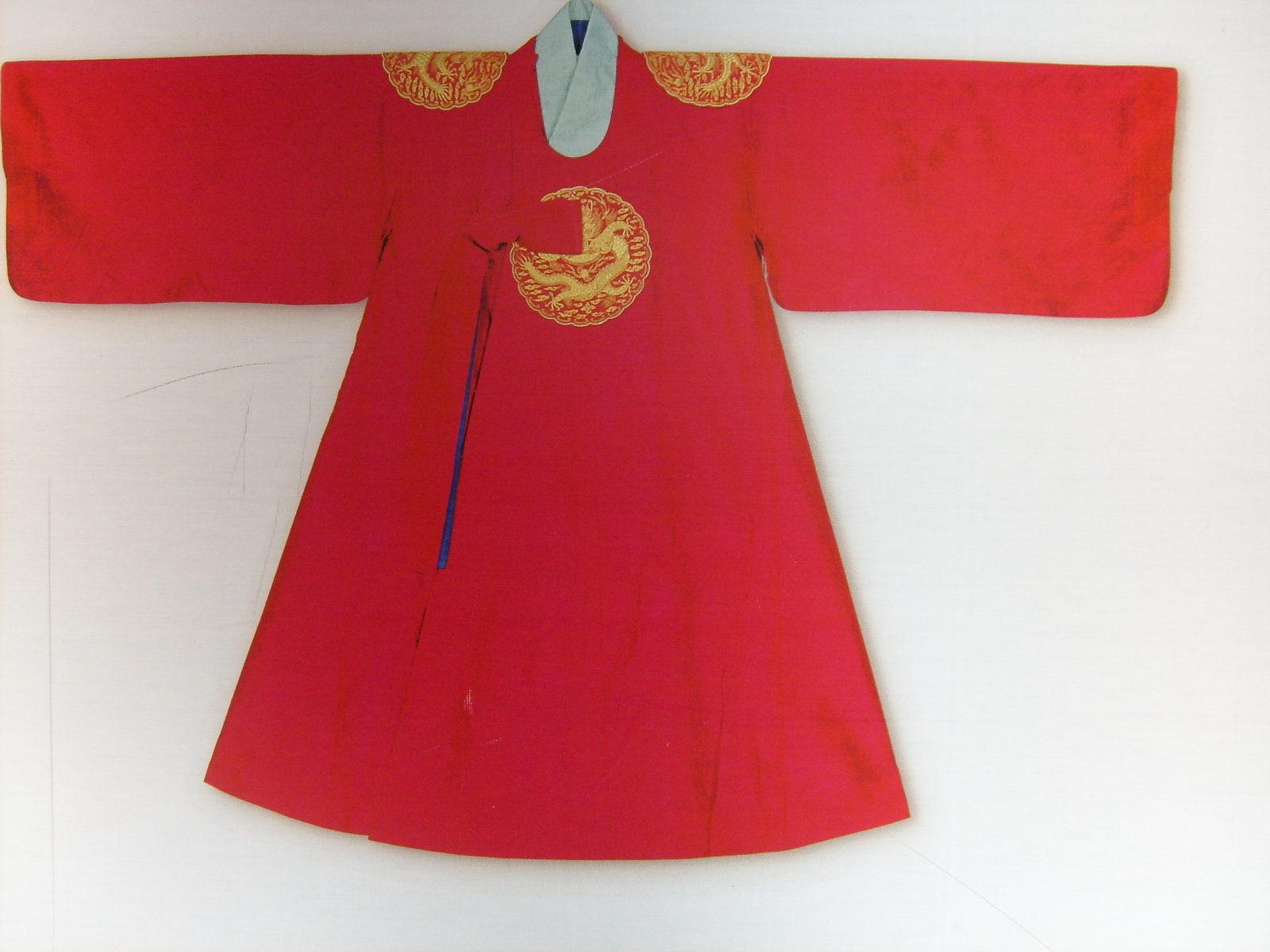 A gonryongpo, the dragon-embroidered royal robe of the Korean court, worn in 1922 by Crown Prince Yeong of Korea. On display at the National Palace Museum of Korea.